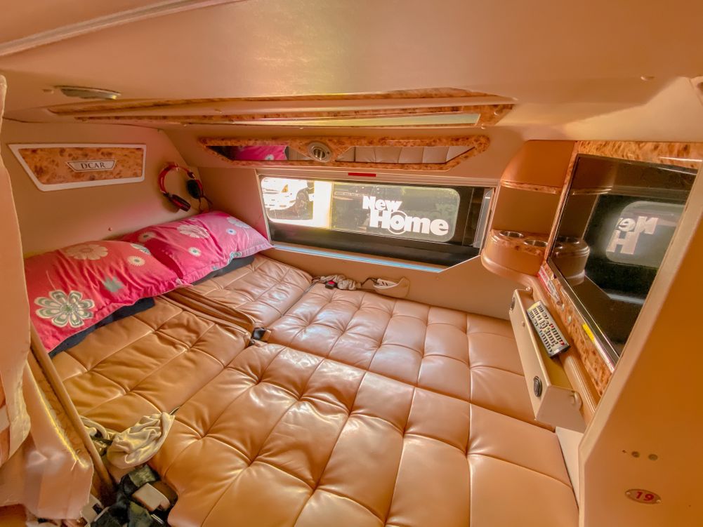 Nội thất xe giường cabin limousine